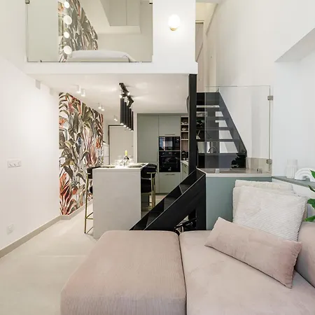 Grimaldi Place-plage-centre-clim * Menton