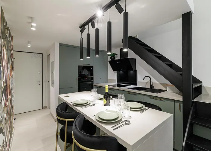 Grimaldi Place-plage-centre-clim Apartment