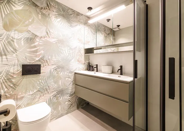 Grimaldi Place-plage-centre-clim Lägenhet