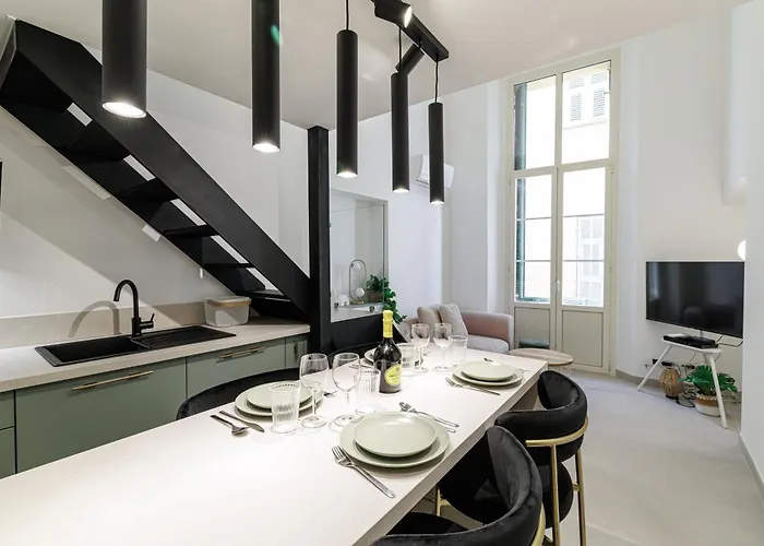 Grimaldi Place-plage-centre-clim Lägenhet